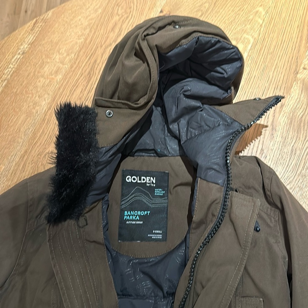 Aritzia Golden Bancroft winter parka/coat/jacket XS